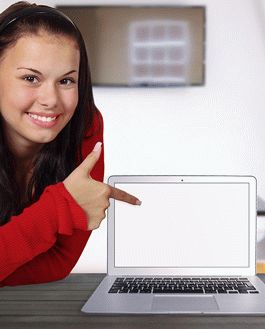 Free Girl With Laptop Mockup Mockup