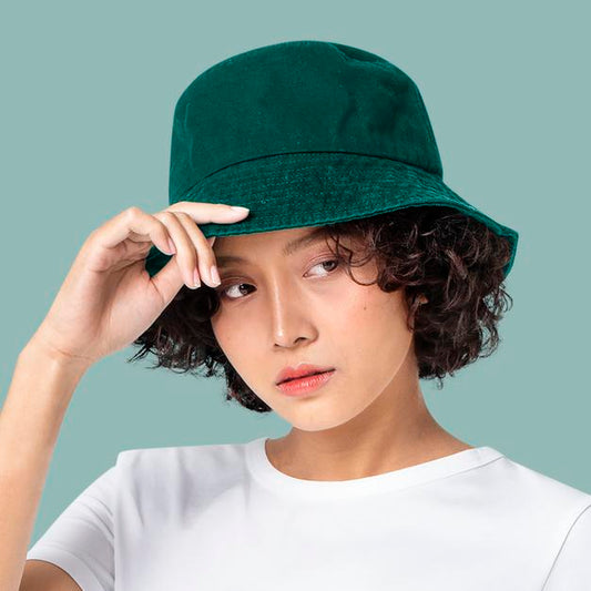 Free Hat Mockup On Woman'S Head Psd