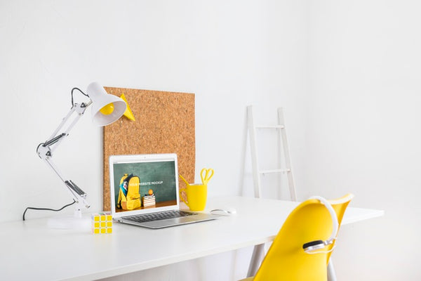 Free Laptop With Mockup Screen In Clean And Tidy Workspace. Education Theme Psd