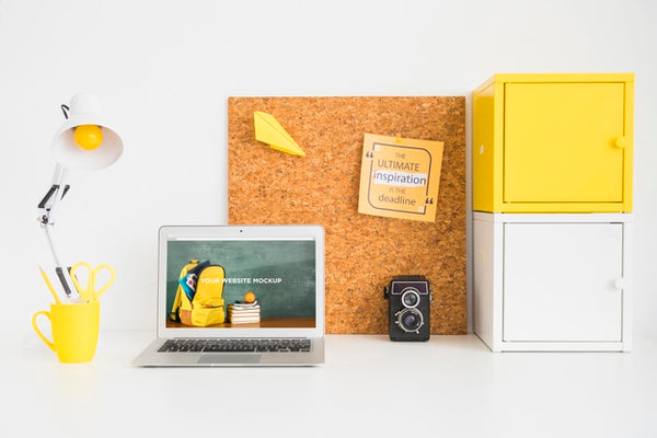 Free Laptop With Mockup Screen In Clean And Tidy Workspace. Education Theme Psd