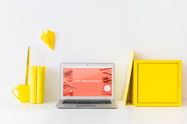 Free Laptop With Mockup Screen In Clean And Tidy Workspace. Education Theme Psd