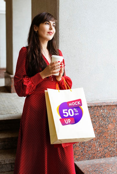 Free Medium Shot Woman Holding Bag And Coffee Cup Psd
