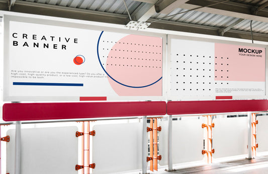 Free Minimal Large-Scale Horizontal Billboard Mockup Psd