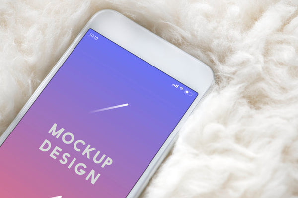 Free Mobile Phone Screen Mockup On Fur Surface Psd