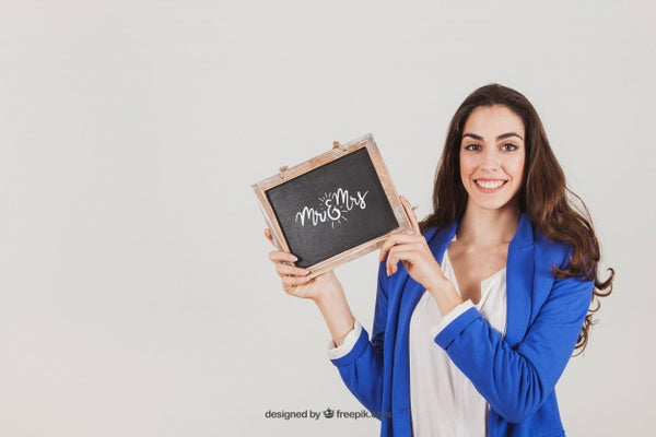 Free Mockup Design Of Smiling Woman With Slate Psd