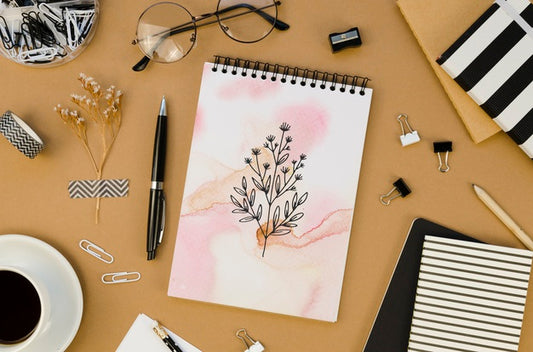 Free Notepad Mock-Up On Brown Background Psd