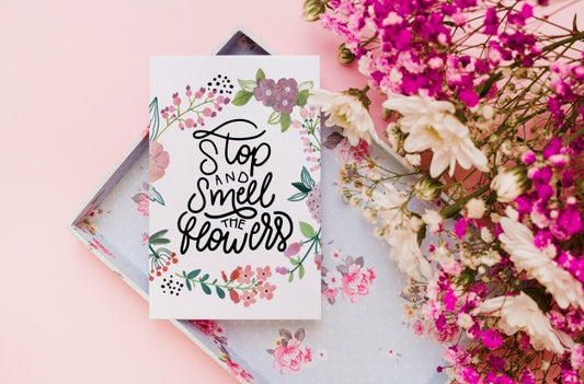 Free Paper Card Mockup With Floral Decoration Psd