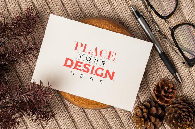 Free Paper Greeting Card Psd Mockup Psd