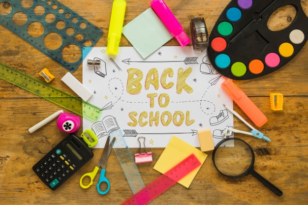 Free Paper Mockup With Back To School Concept Psd
