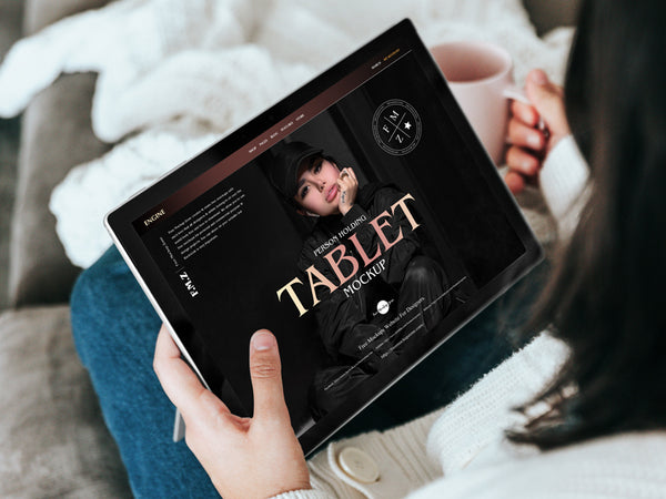 Free Person Holding Tablet Mockup Psd