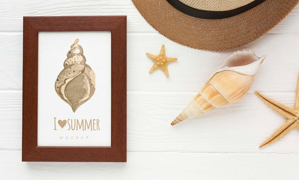 Free Photo Frame On Wooden Background Psd