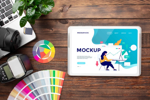 Free Photographer Workshop With Tablet Mock-Up Psd