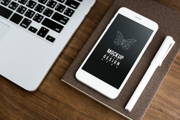 Free Premium Mobile Phone Screen Mockup Template Psd