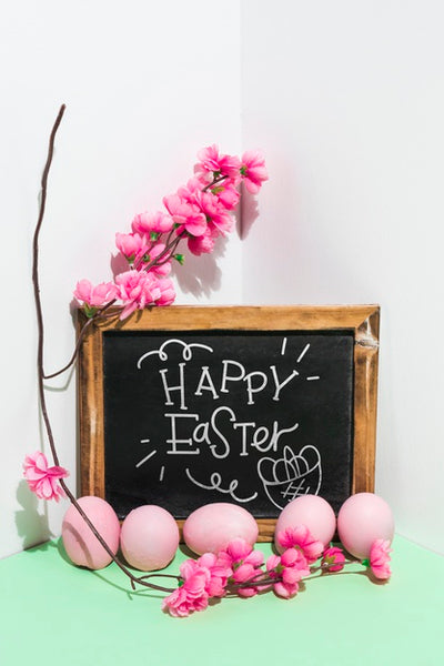 Free Slate Mockup With Easter Concept Psd