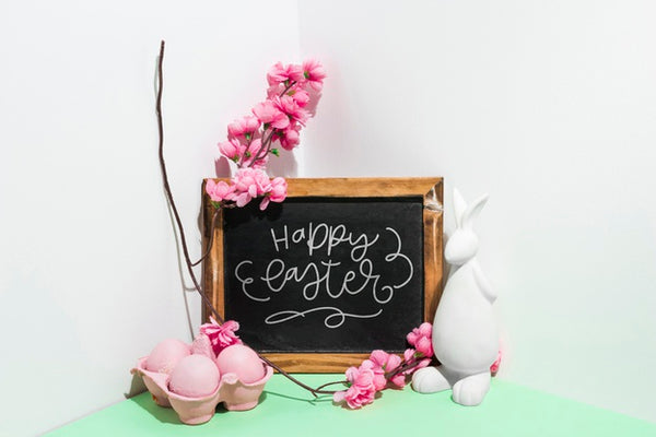 Free Slate Mockup With Easter Concept Psd