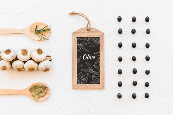 Free Slate Mockup With Olive Oil Concept Psd