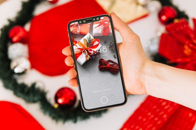 Free Smartphone Mockup With Christmas Concept Psd