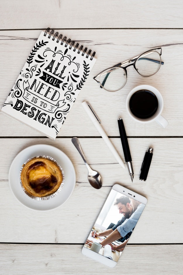 Free Smartphone Mockup With Office Elements Psd