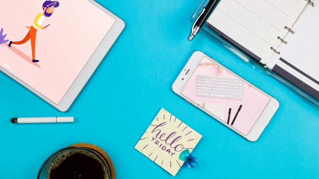 Free Smartphone Mockup With Office Materials On Table Psd