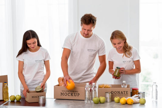 Free Smiley Volunteers Preparing Food For Donation Psd