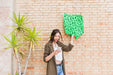 Free Speech Bubble Mockup With Smiling Woman Psd