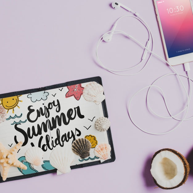 Free Summer Composition With Open Leather Book Psd