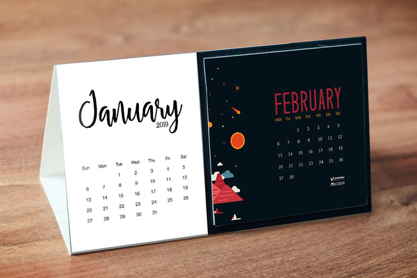 Free Table Calendar Mockup