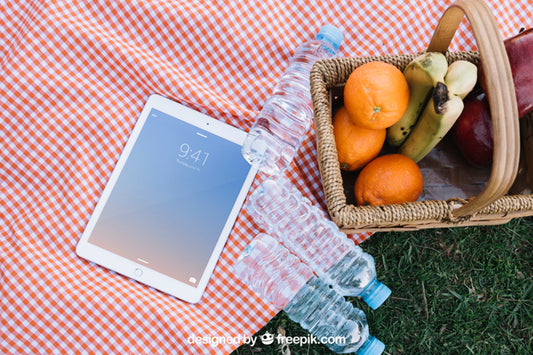 Free Tablet Mockup With Picnic Concept Psd