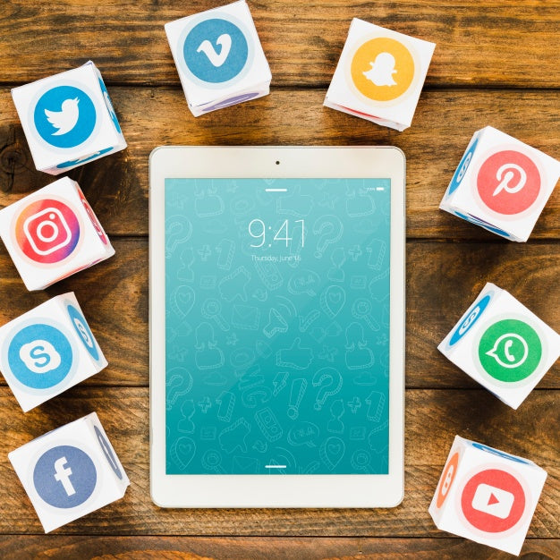 Free Tablet Mockup With Social Media Concept Psd