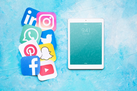 Free Tablet Mockup With Social Media Concept Psd