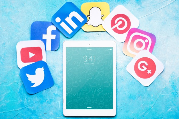 Free Tablet Mockup With Social Media Concept Psd