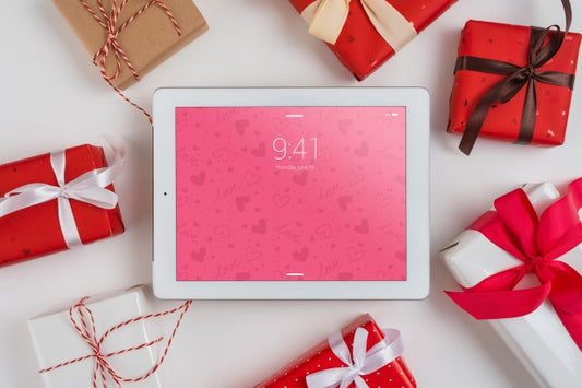 Free Tablet Mockup With Valentines Day Elements Psd