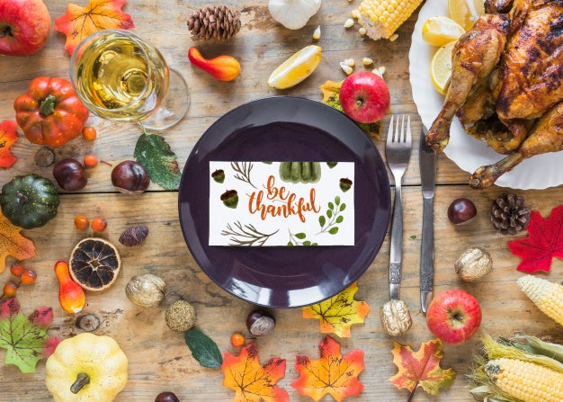 Free Thanksgiving Mockup With Cover Or Paper Psd