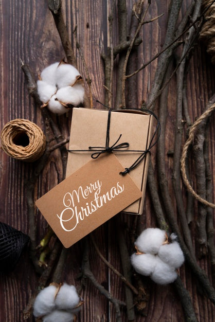 Free Top View Christmas Gift With Tag Psd