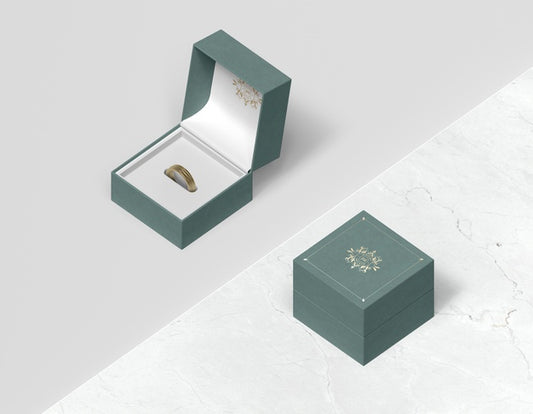 Free Top View Gift Box With Cover And Ring Inside Psd