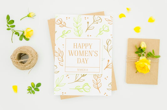 Free Top View Lovely Paper Mock-Up Psd