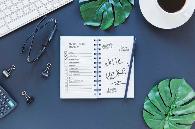 Free Top View Notepad On The Desk With Mock-Up Psd – DreamBundles