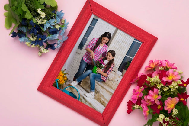 Free Top View Of Frame With Colorful Flowers Psd