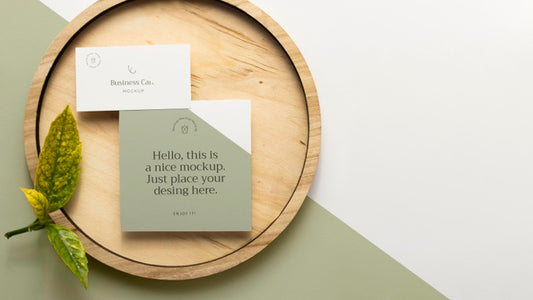 Free Top View Stationery With Leaves Psd