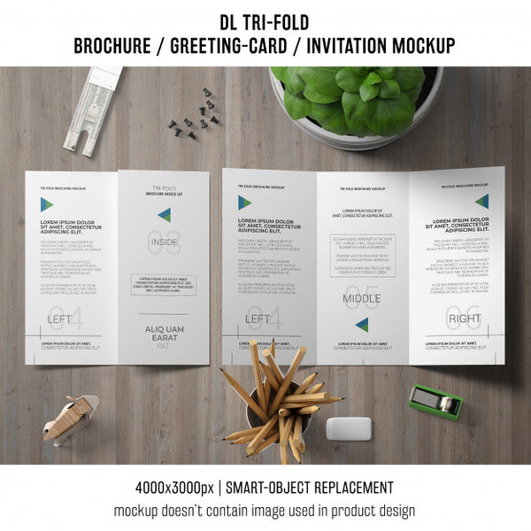 Free Trifold Brochure Or Invitation Mockup Still Life Concept Psd