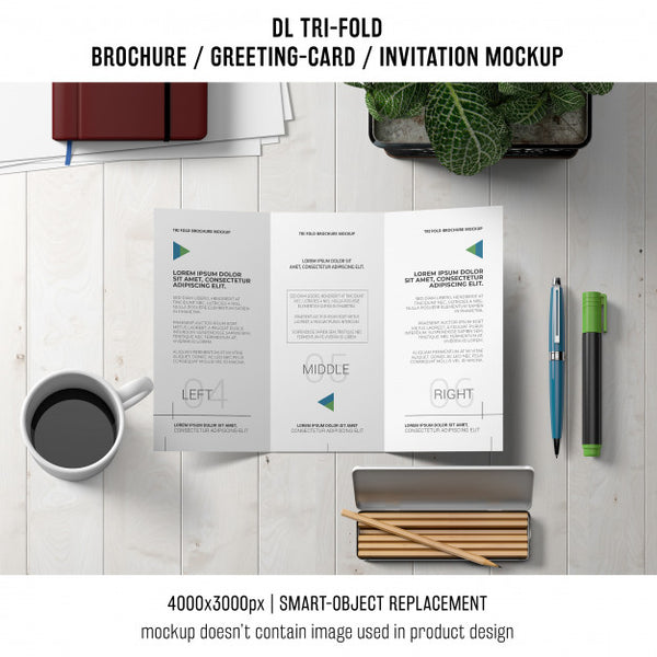 Free Trifold Brochure Or Invitation Mockup With Still Life Concept Psd