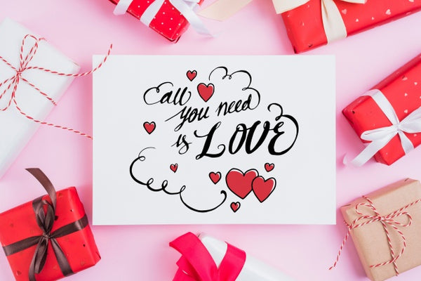 Free Valentines Card Mockup With Presents Psd