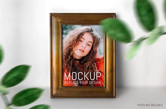 Free Vintage Frame Mockup Psd
