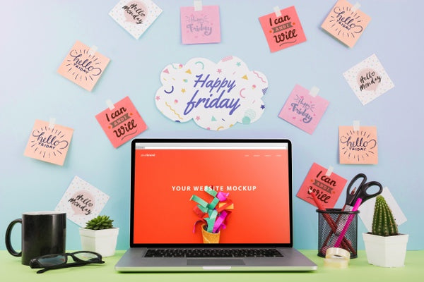 Free Website Mockup With Laptop On Desk Psd