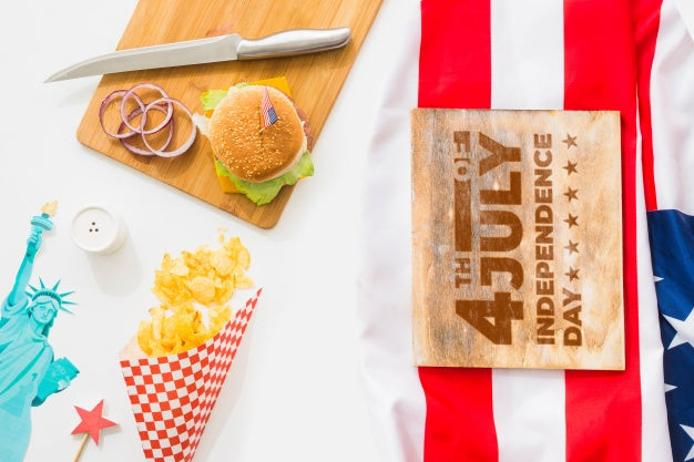 Free Wooden Board Mockup With Hamburger Psd